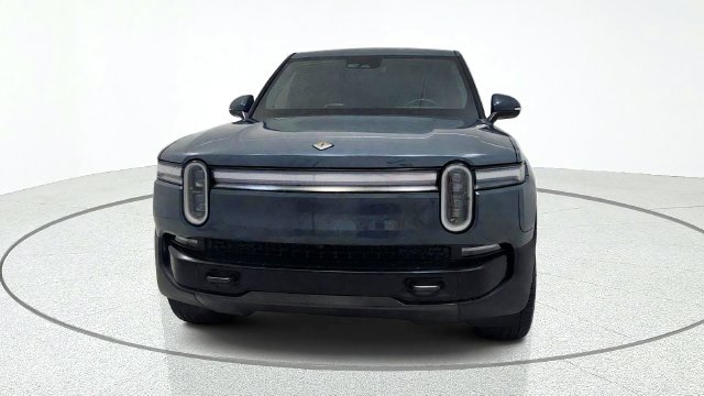 Used 2026 Rivian R1T Premium Tri AWD/4WD image 2