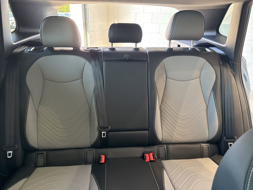 New 2025 Volkswagen Tiguan SE R-Line image 15