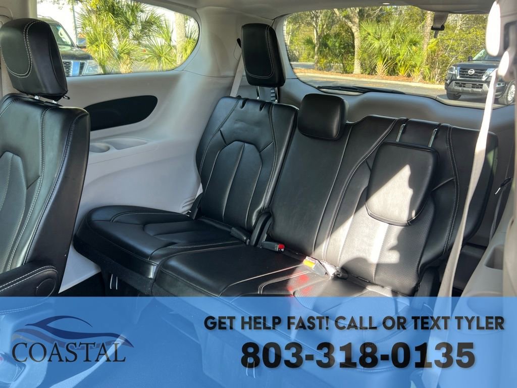 Used 2024 Chrysler Pacifica Touring-L FWD image 15