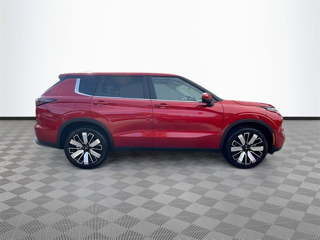 New 2025 Mitsubishi Outlander SE image 4