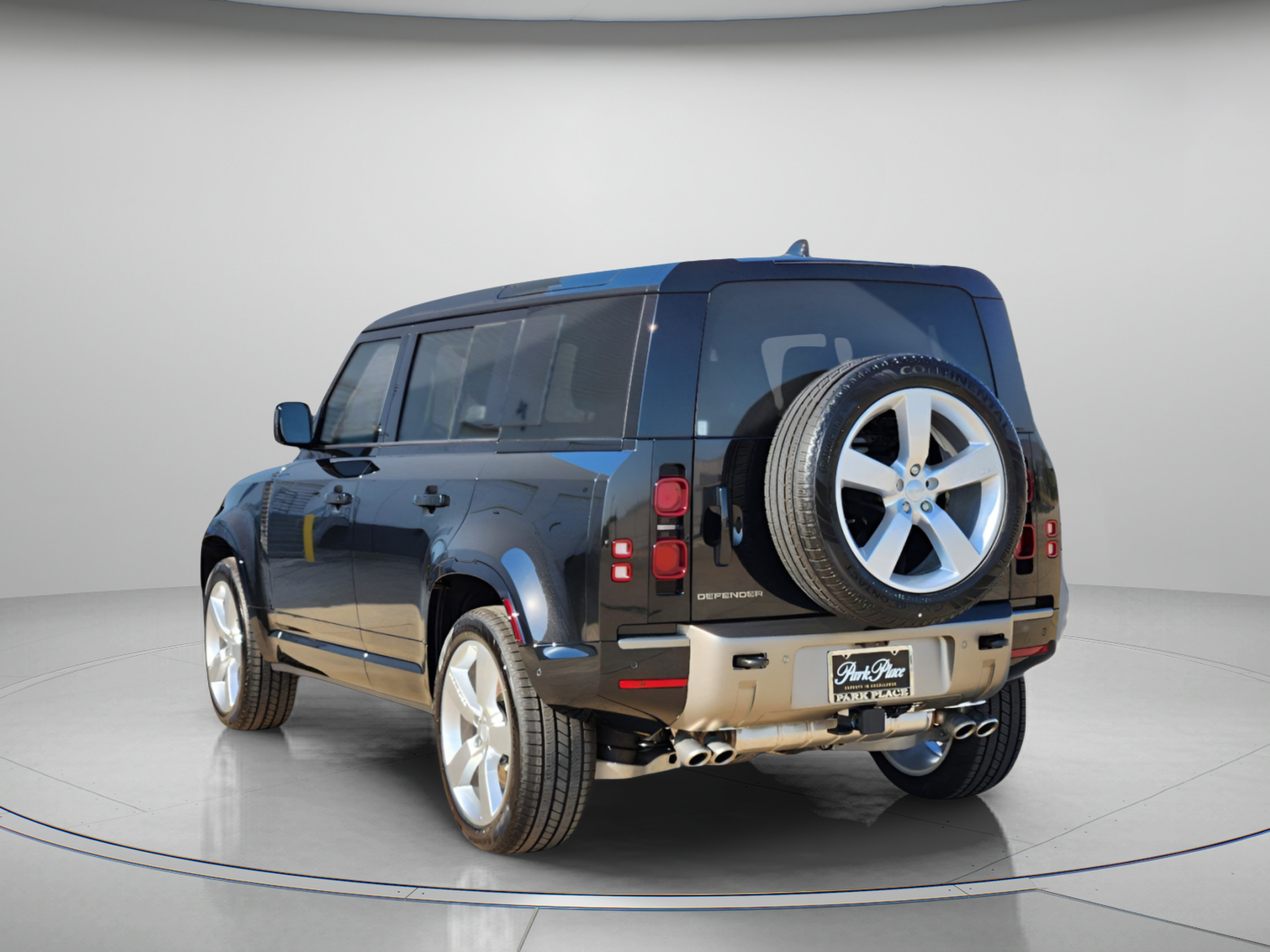 New 2025 Land Rover Defender 110 X-Dynamic SE AWD/4WD image 3