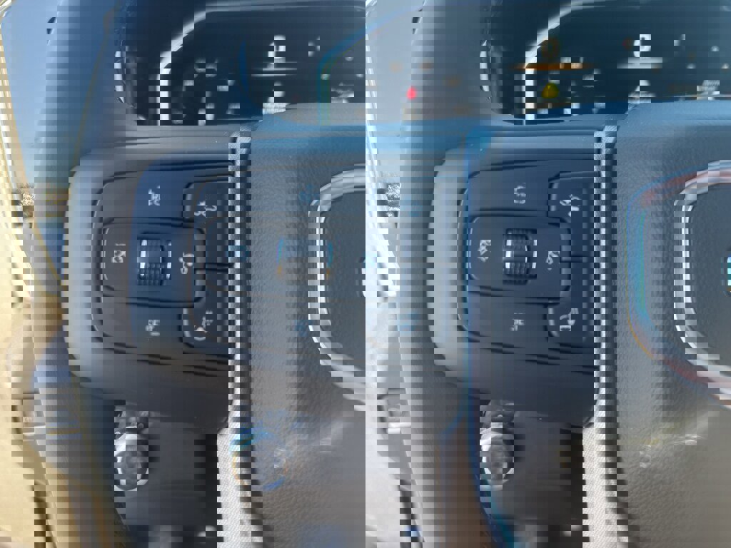 New 2026 GMC Sierra 2500 SLT w/ SLT Convenience Package image 16