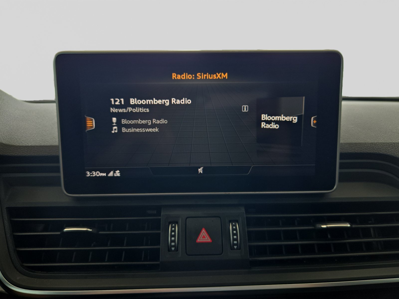 Used 2018 Audi Q5 2.0T Premium Plus w/ Premium Plus Package AWD/4WD image 14