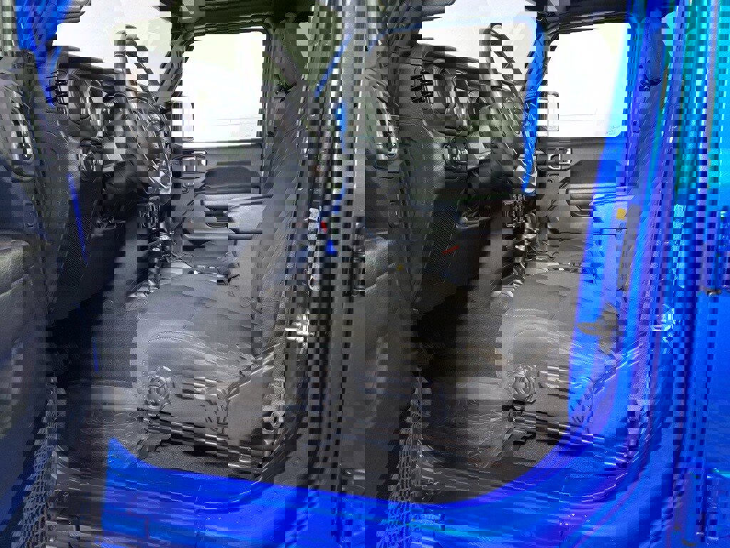 Used 2022 Jeep Wrangler Unlimited Willys image 11