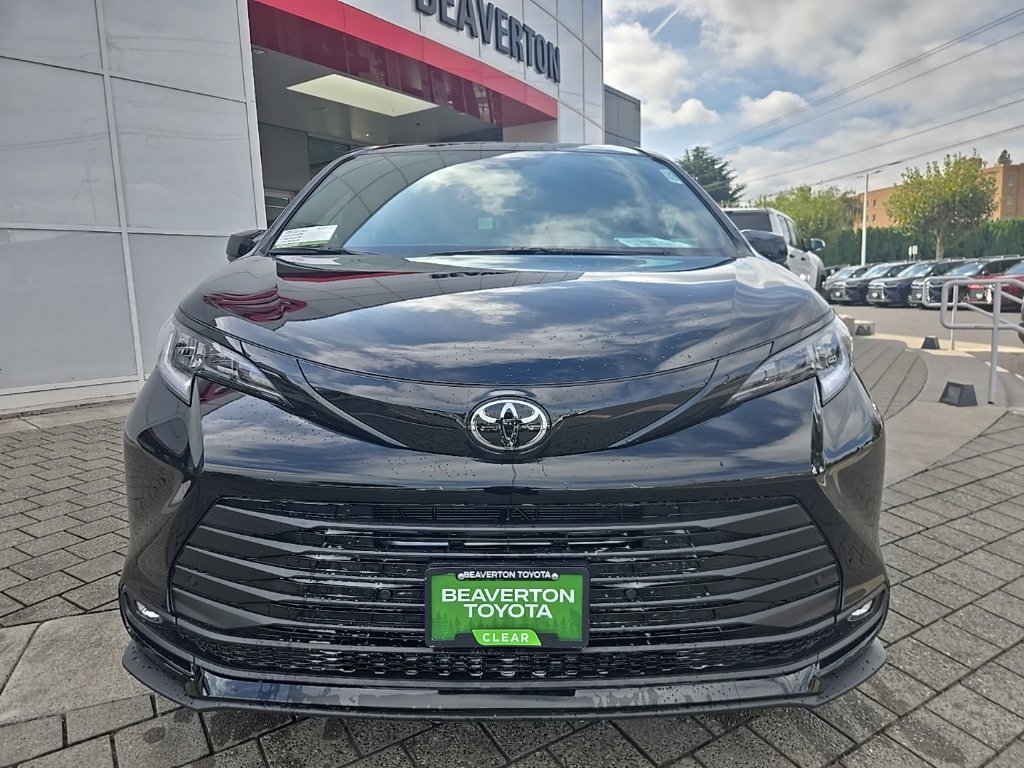 New 2026 Toyota Sienna XLE Woodland Edition AWD/4WD image 8