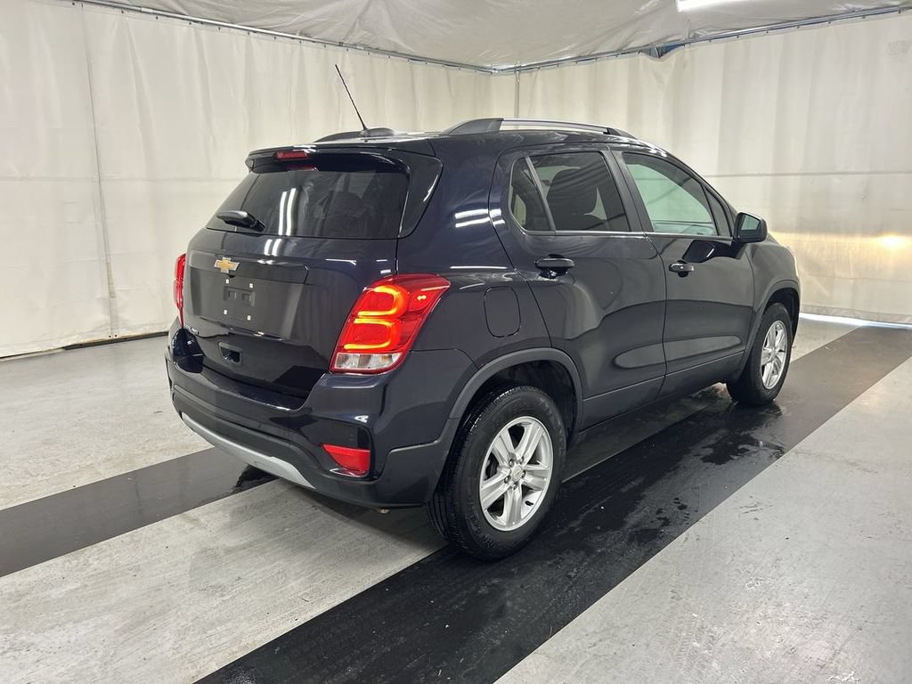 Used 2021 Chevrolet Trax LT w/ Driver Confidence Package AWD/4WD image 2