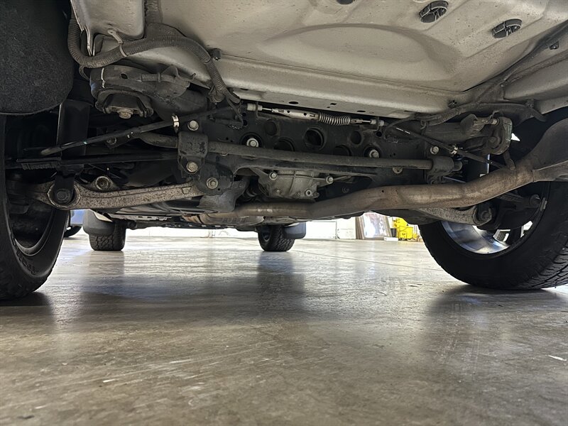 Used 2017 Jeep Grand Cherokee Altitude image 12