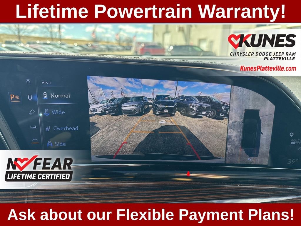 Used 2023 Cadillac Escalade Premium Luxury image 22