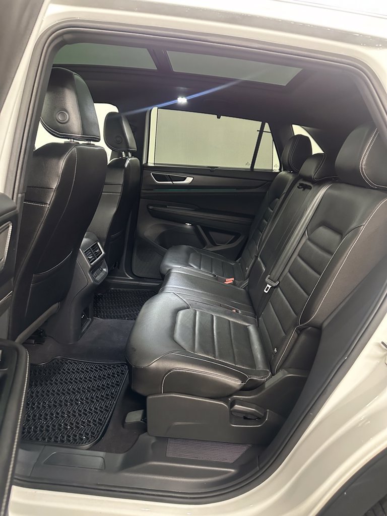 Used 2024 Volkswagen Atlas Cross Sport SEL AWD/4WD image 27
