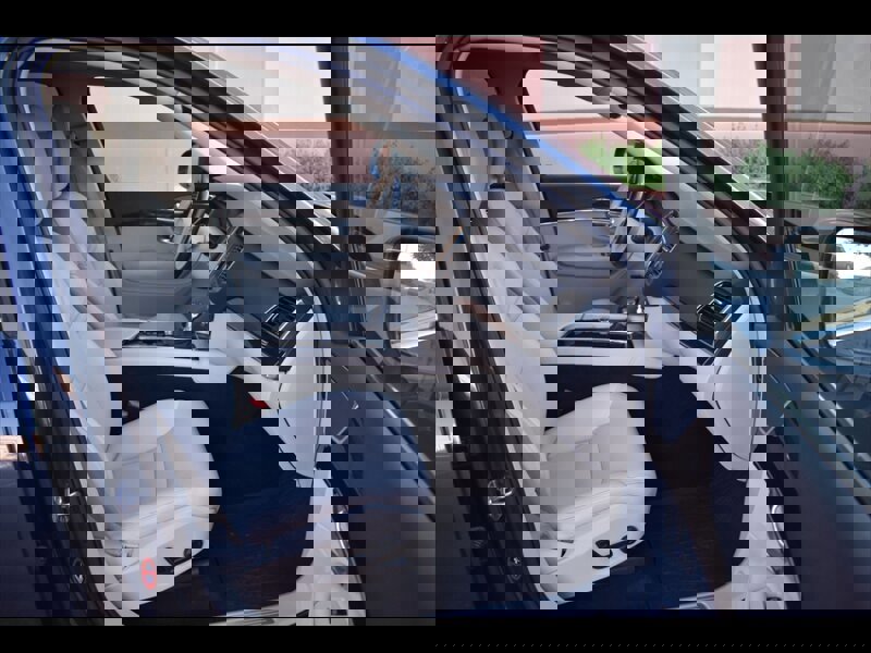 Used 2018 Volvo XC90 T6 Momentum w/ Convenience Package image 31