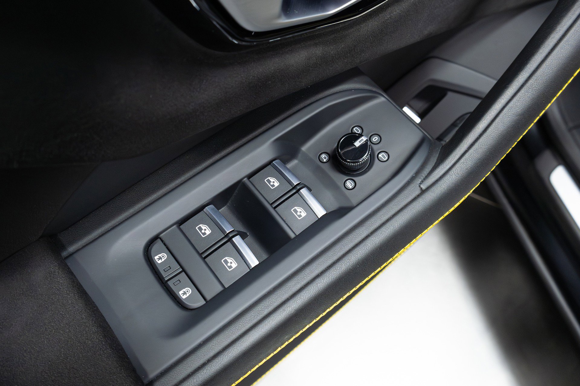 Used 2022 Lamborghini Urus image 62