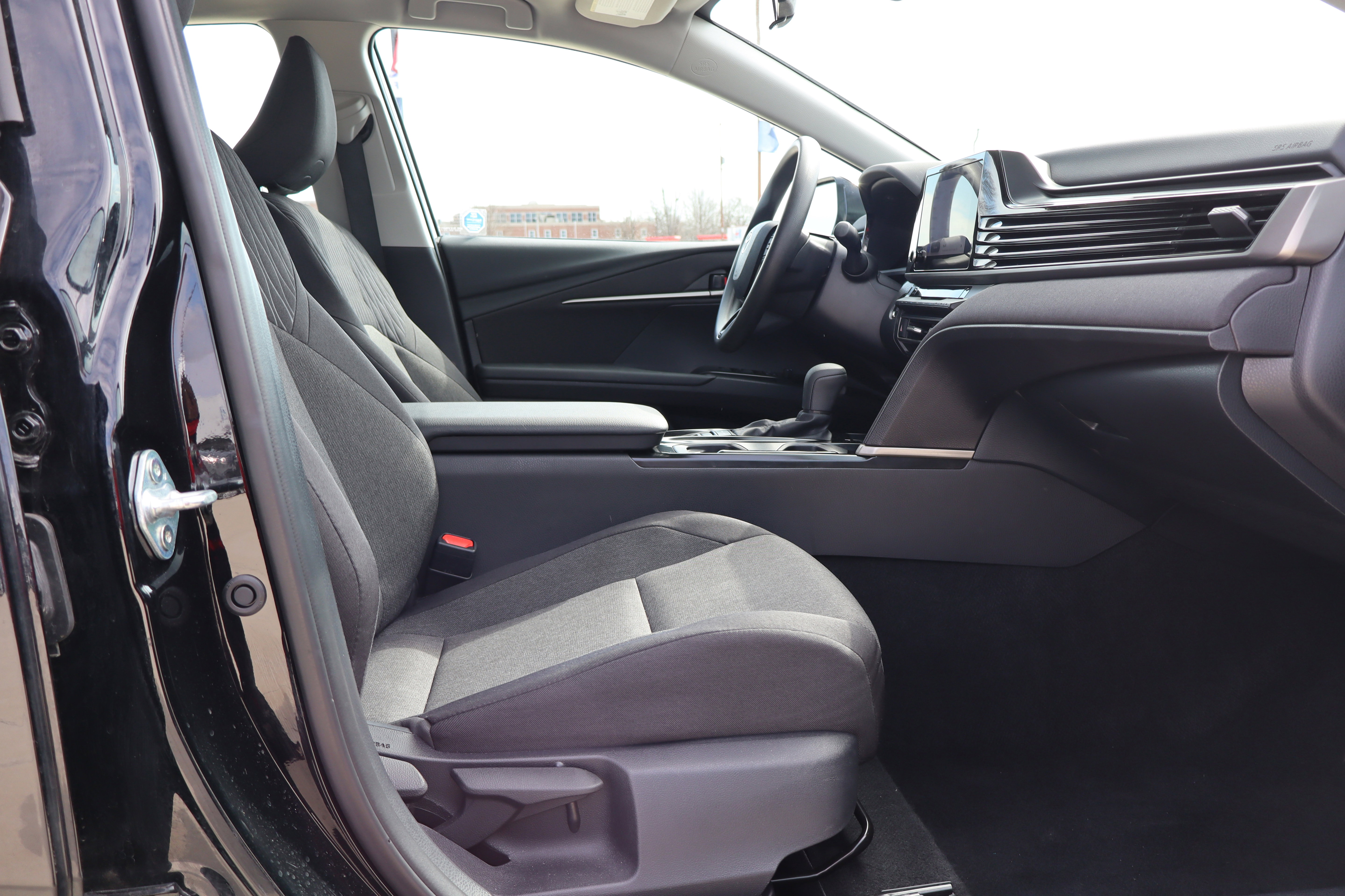 Used 2025 Toyota Camry LE image 29