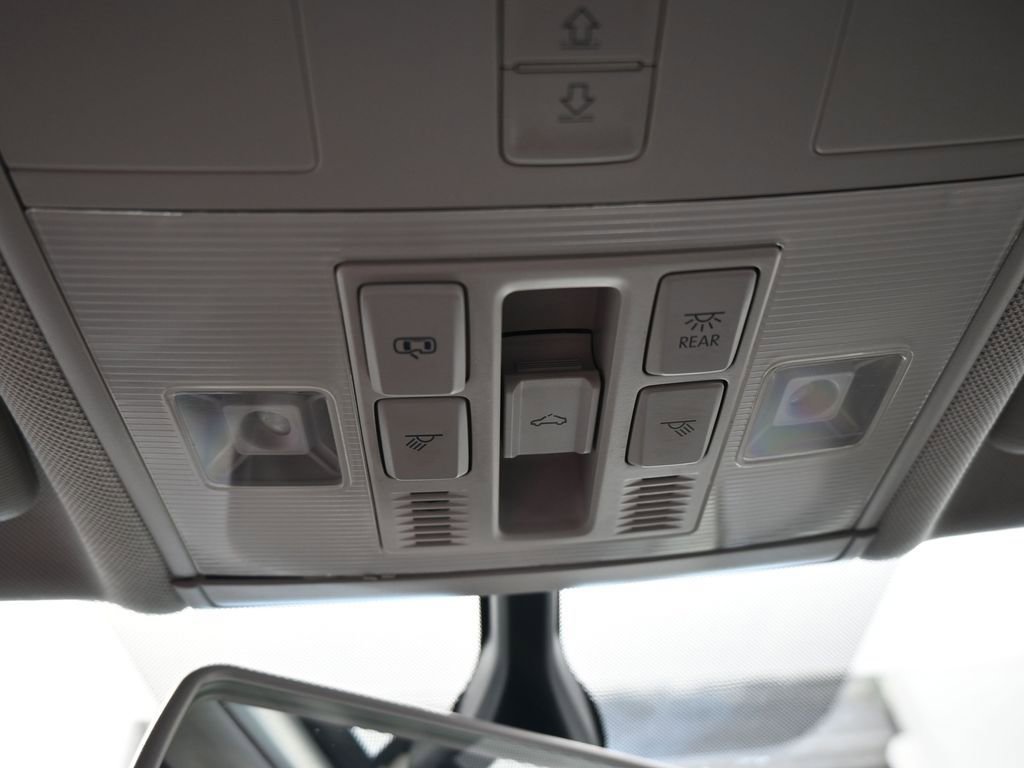 Used 2019 Volkswagen Tiguan SEL image 30