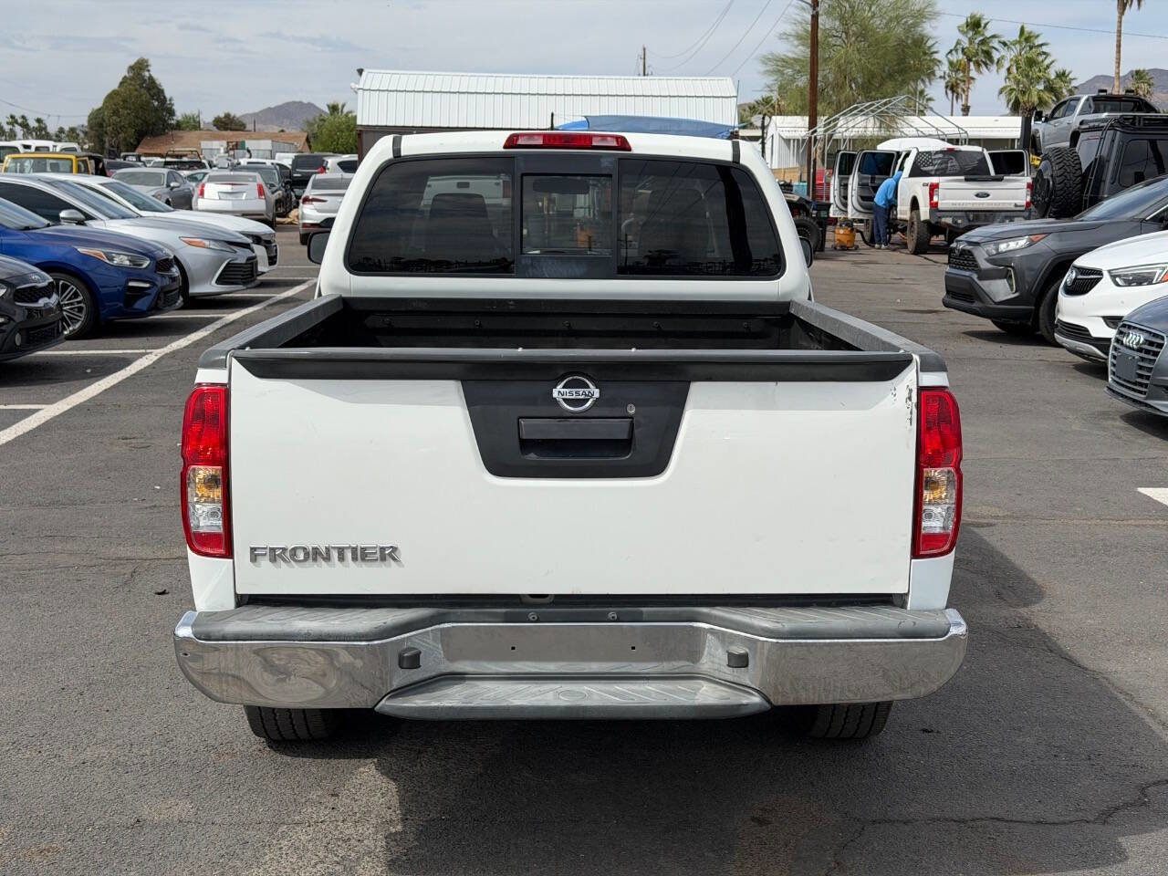 Used 2018 Nissan Frontier SV RWD image 7