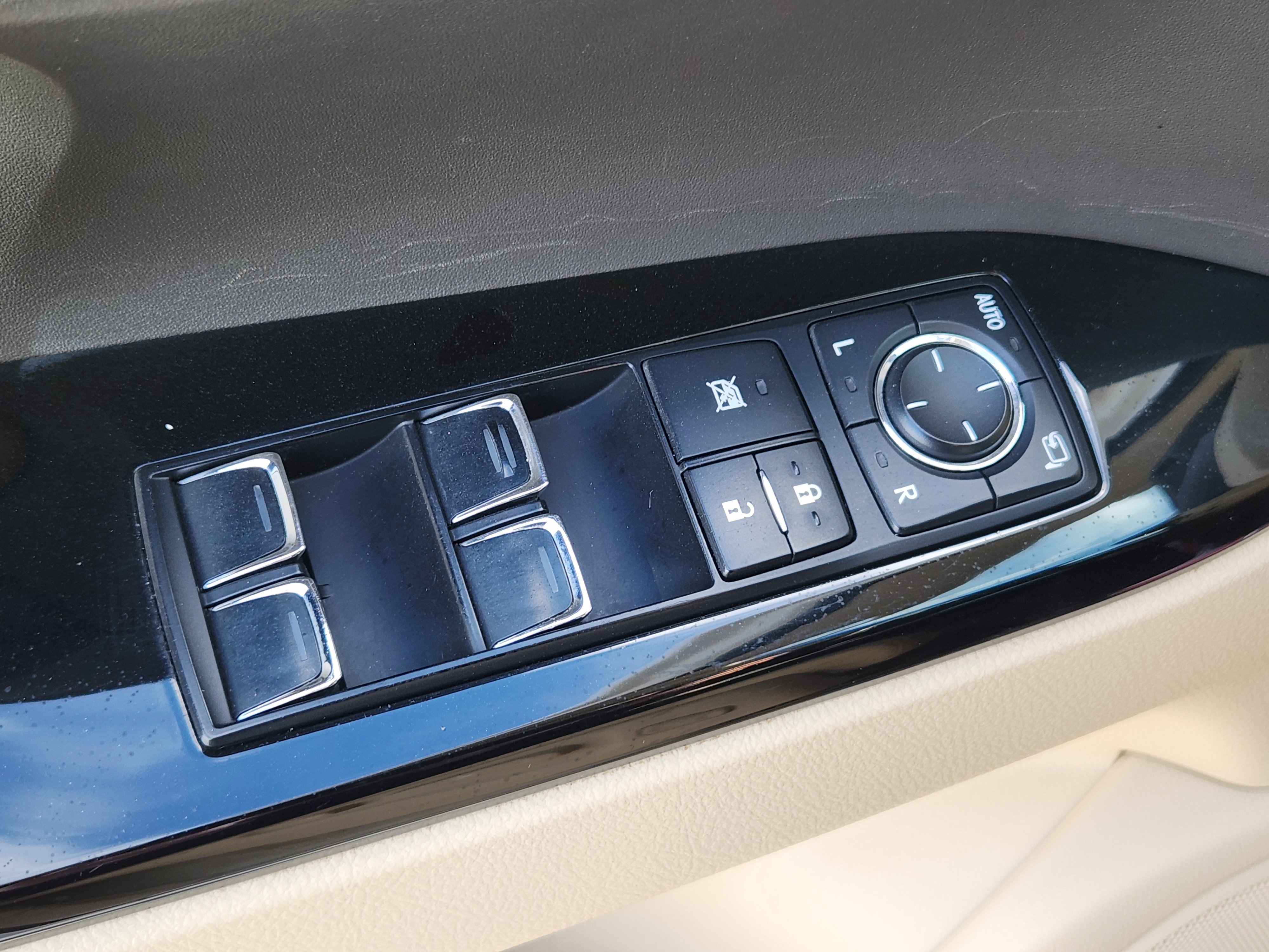 Used 2016 Lexus LX 570 4WD image 27