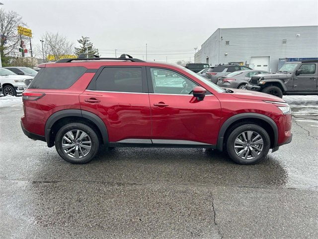 Used 2024 Nissan Pathfinder SV w/ Lighting Package (N92) image 3