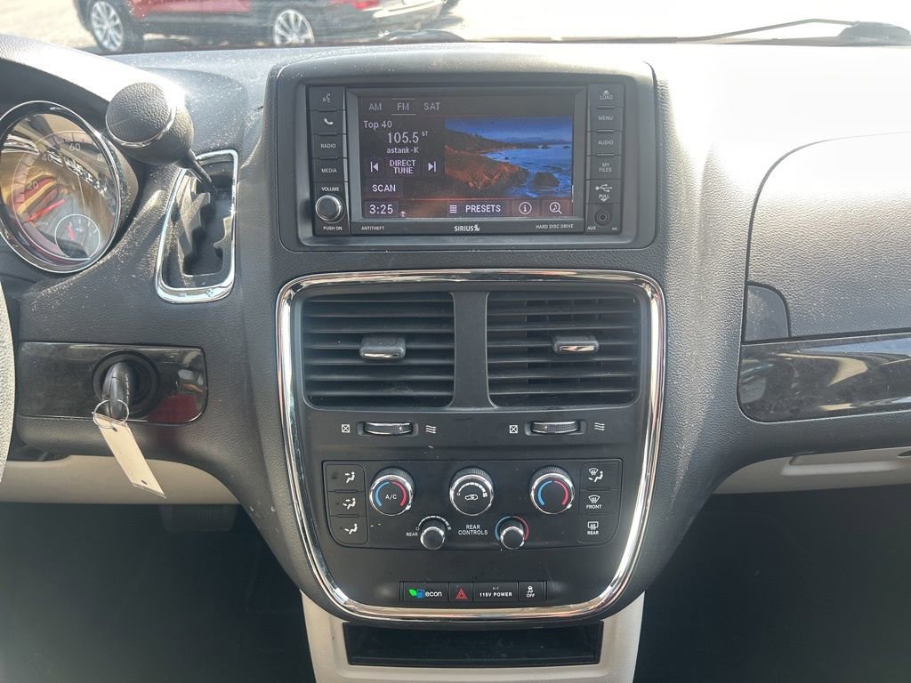 Used 2020 Dodge Grand Caravan SE w/ UConnect Hands-Free Group image 18