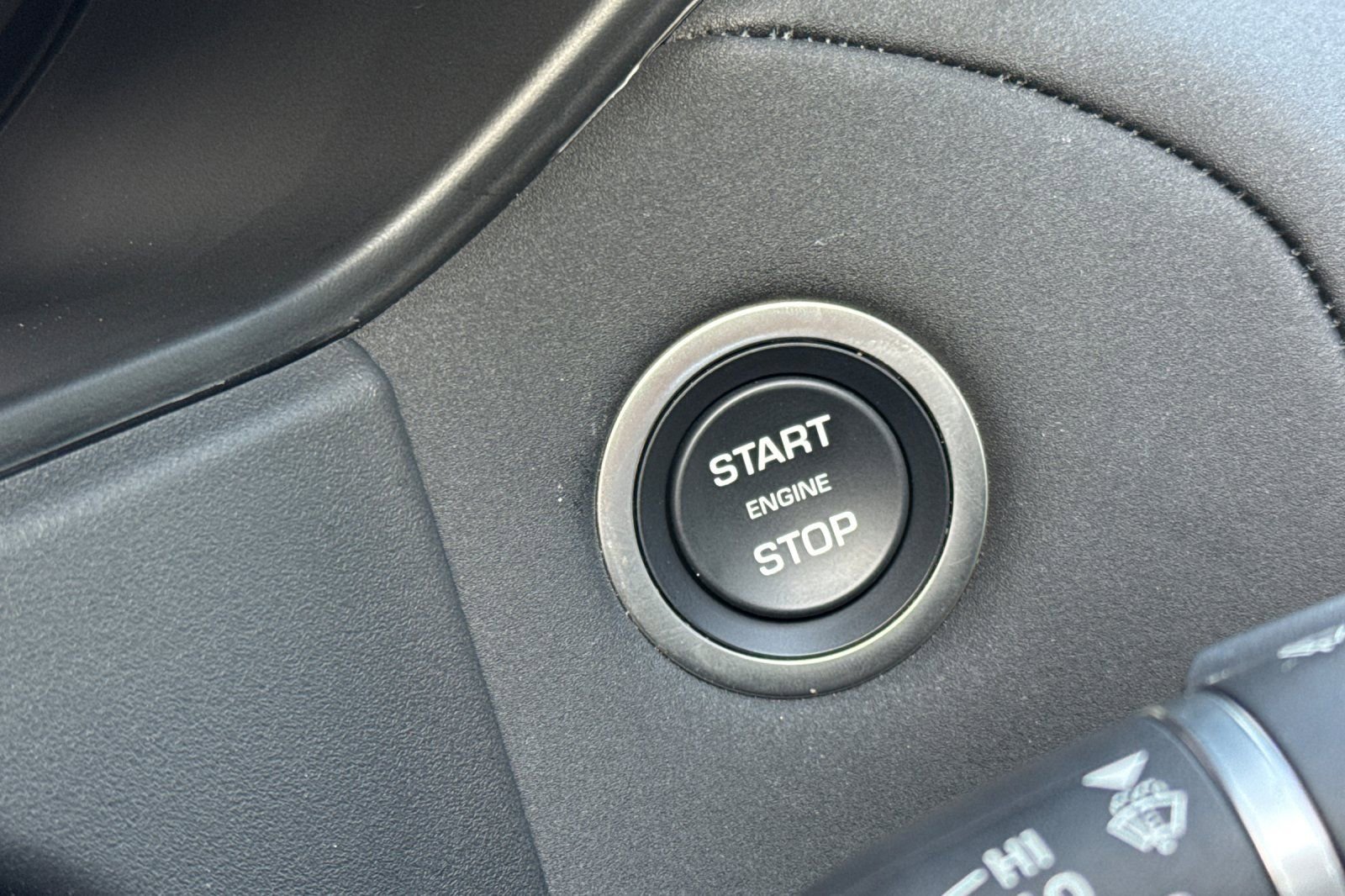 Used 2025 Land Rover Range Rover Velar Dynamic SE image 26