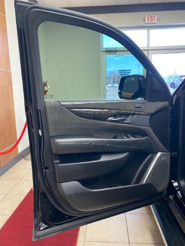 Used 2019 Cadillac Escalade ESV Platinum image 11