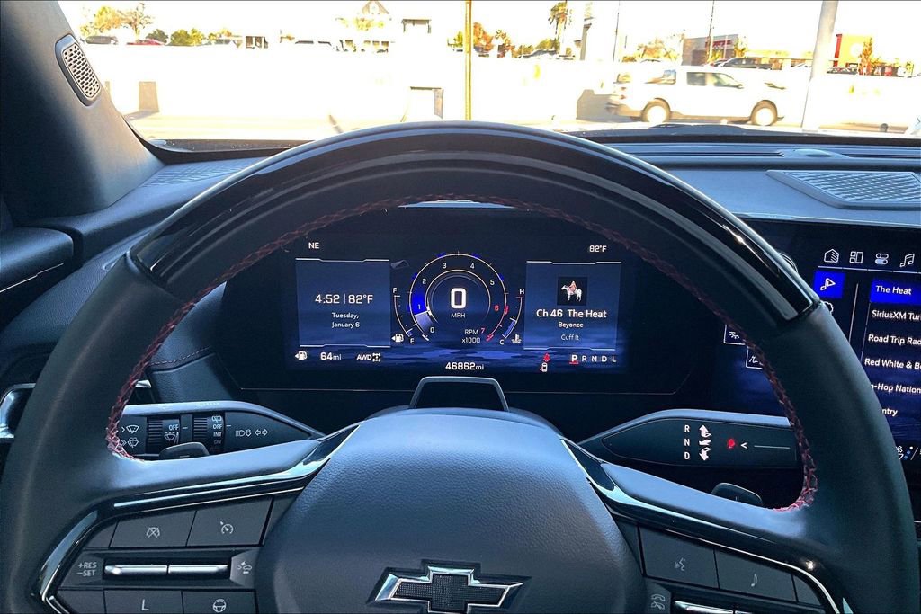 Used 2024 Chevrolet Traverse RS image 27