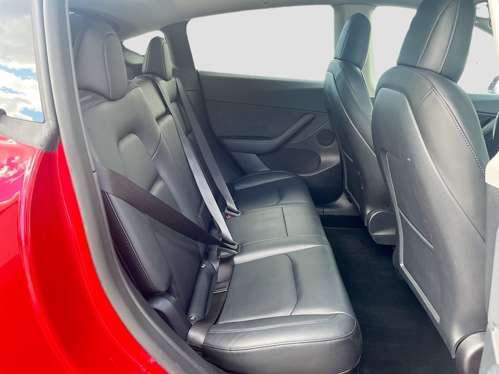 Used 2022 Tesla Model Y Long Range AWD/4WD image 28