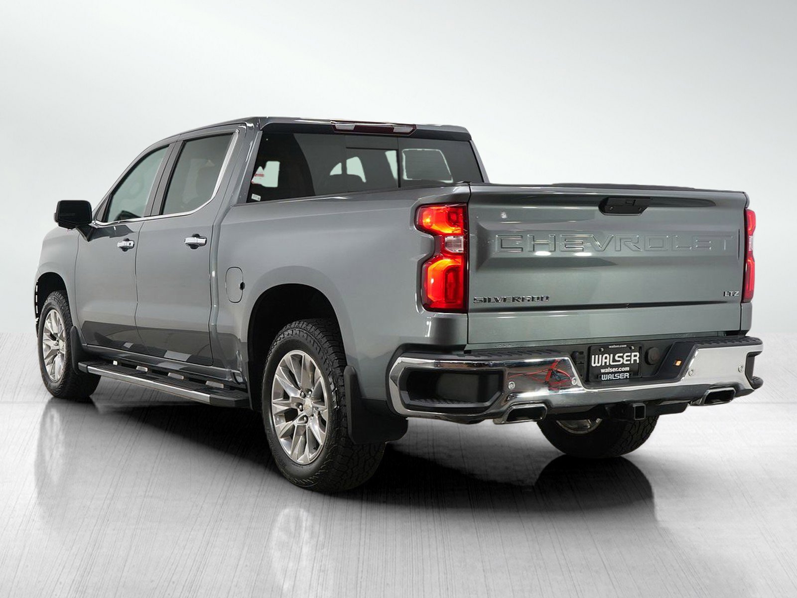 Used 2022 Chevrolet Silverado 1500 LTZ image 3
