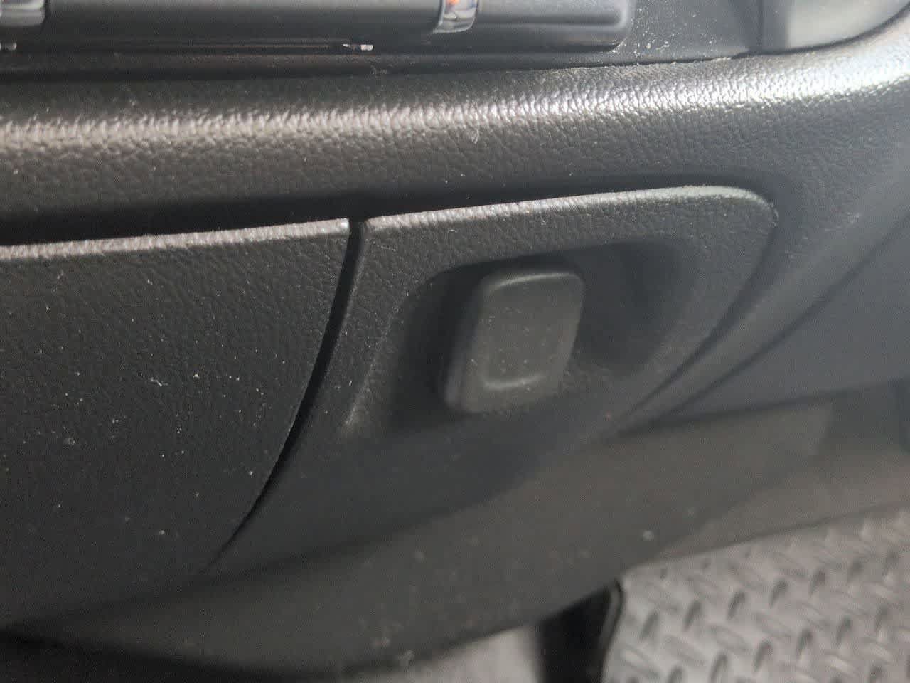 Used 2019 Chevrolet Silverado 1500 LT RWD image 28