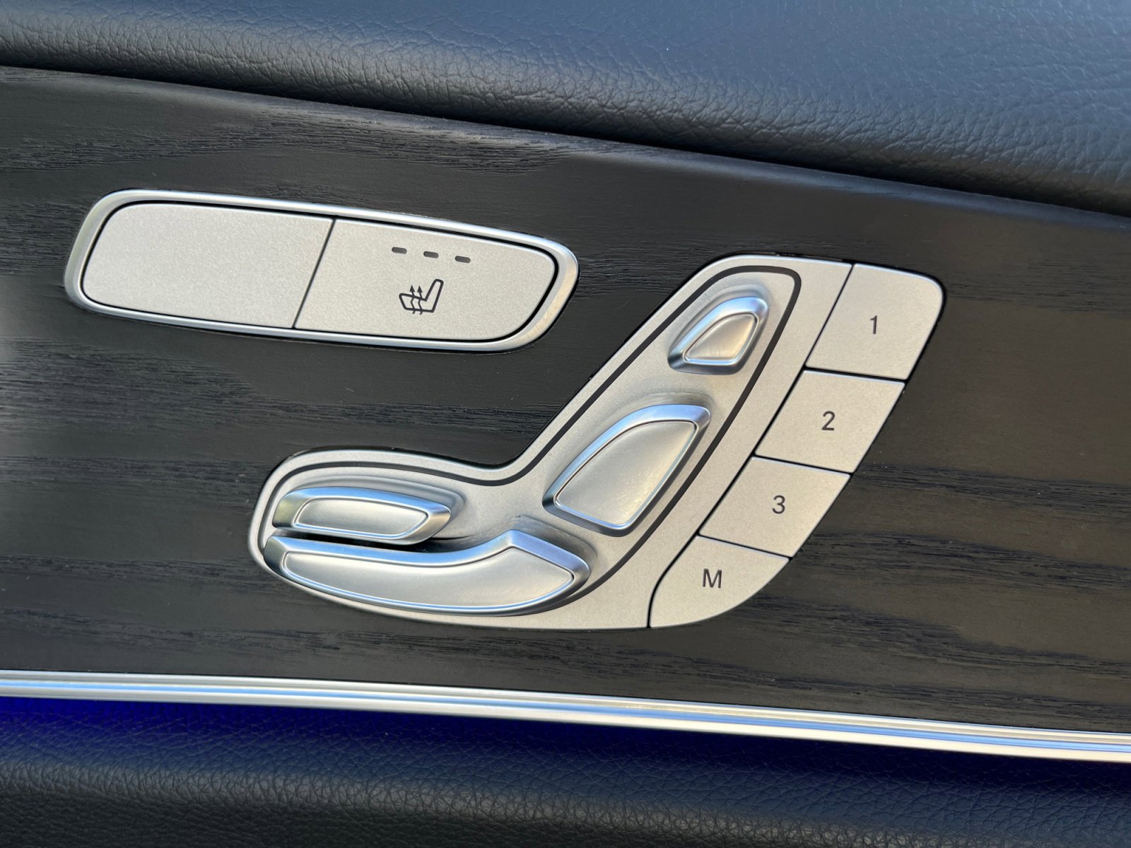 Used 2018 Mercedes-Benz E 300 4MATIC image 29