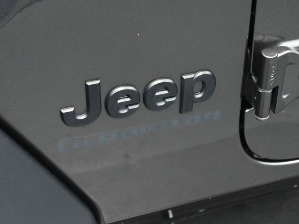 Used 2021 Jeep Gladiator Sport image 21