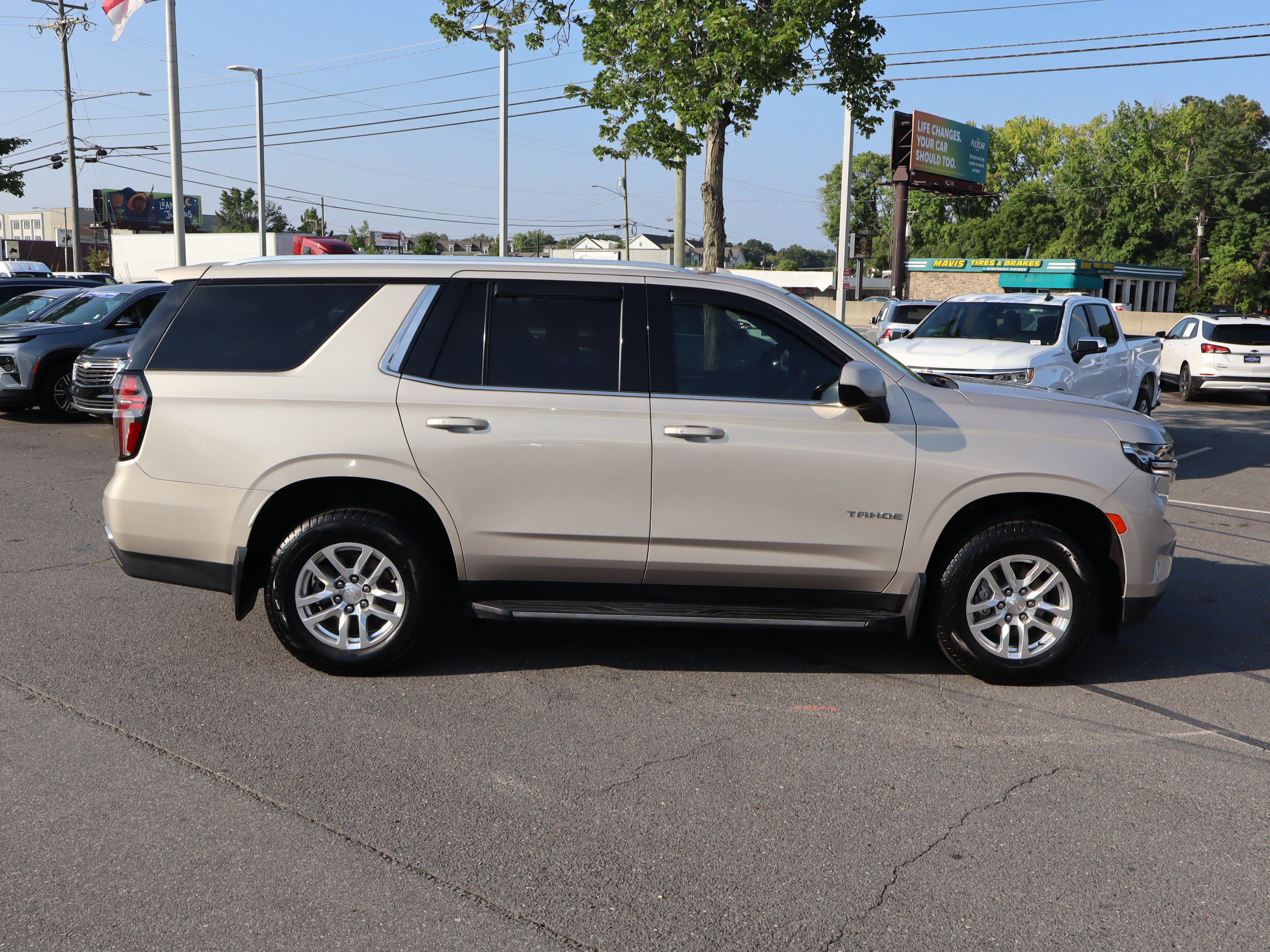 Used 2022 Chevrolet Tahoe LS RWD image 11