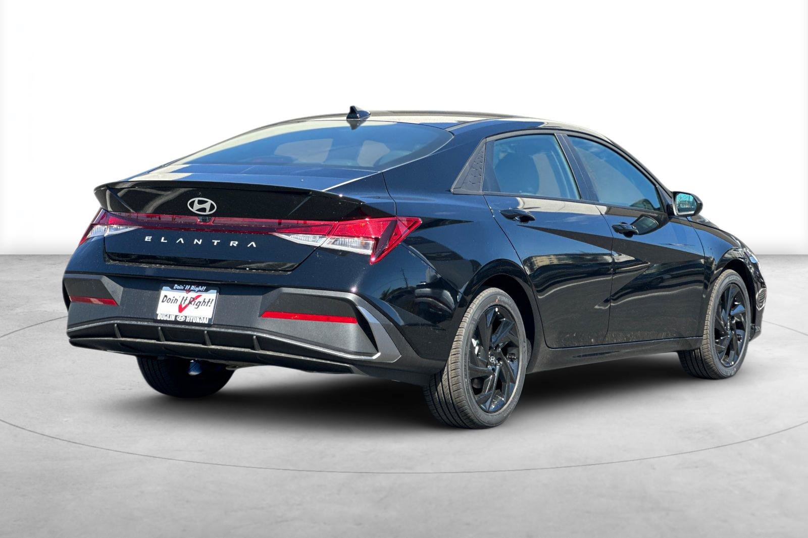 New 2026 Hyundai Elantra SEL Sport FWD image 4