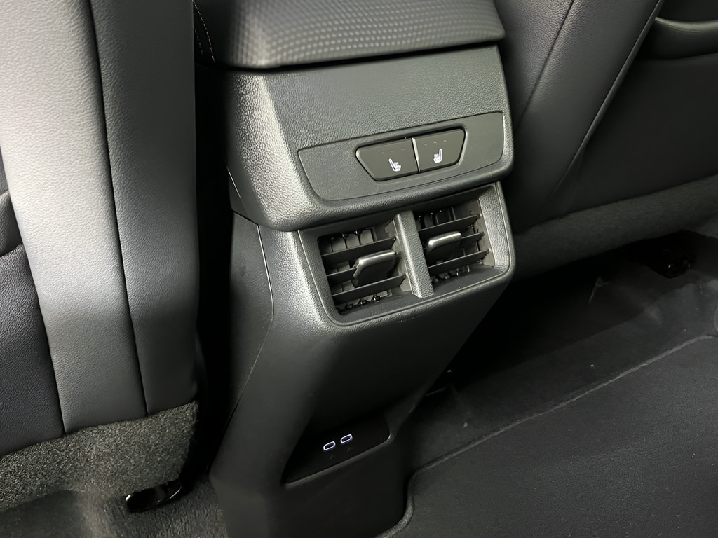 New 2026 Chevrolet Equinox RS w/ Convenience Package III AWD/4WD image 22