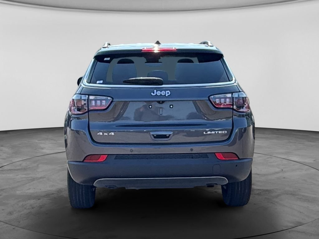 Used 2024 Jeep Compass Limited AWD/4WD image 9
