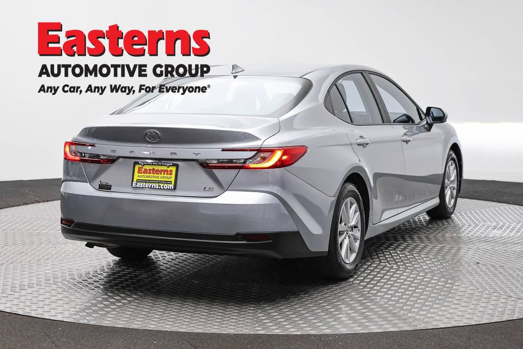 Used 2025 Toyota Camry LE w/ Convenience Package FWD image 5