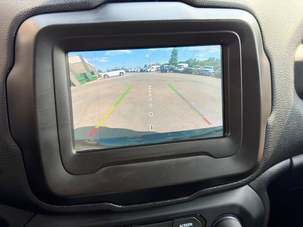 Used 2019 Jeep Renegade Latitude FWD image 31