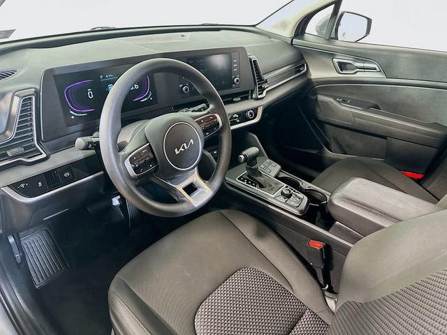 Used 2025 Kia Sportage LX image 11