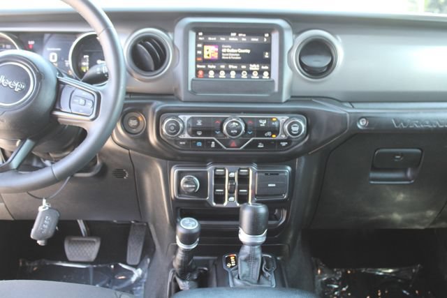 Used 2023 Jeep Wrangler Unlimited AWD/4WD image 17