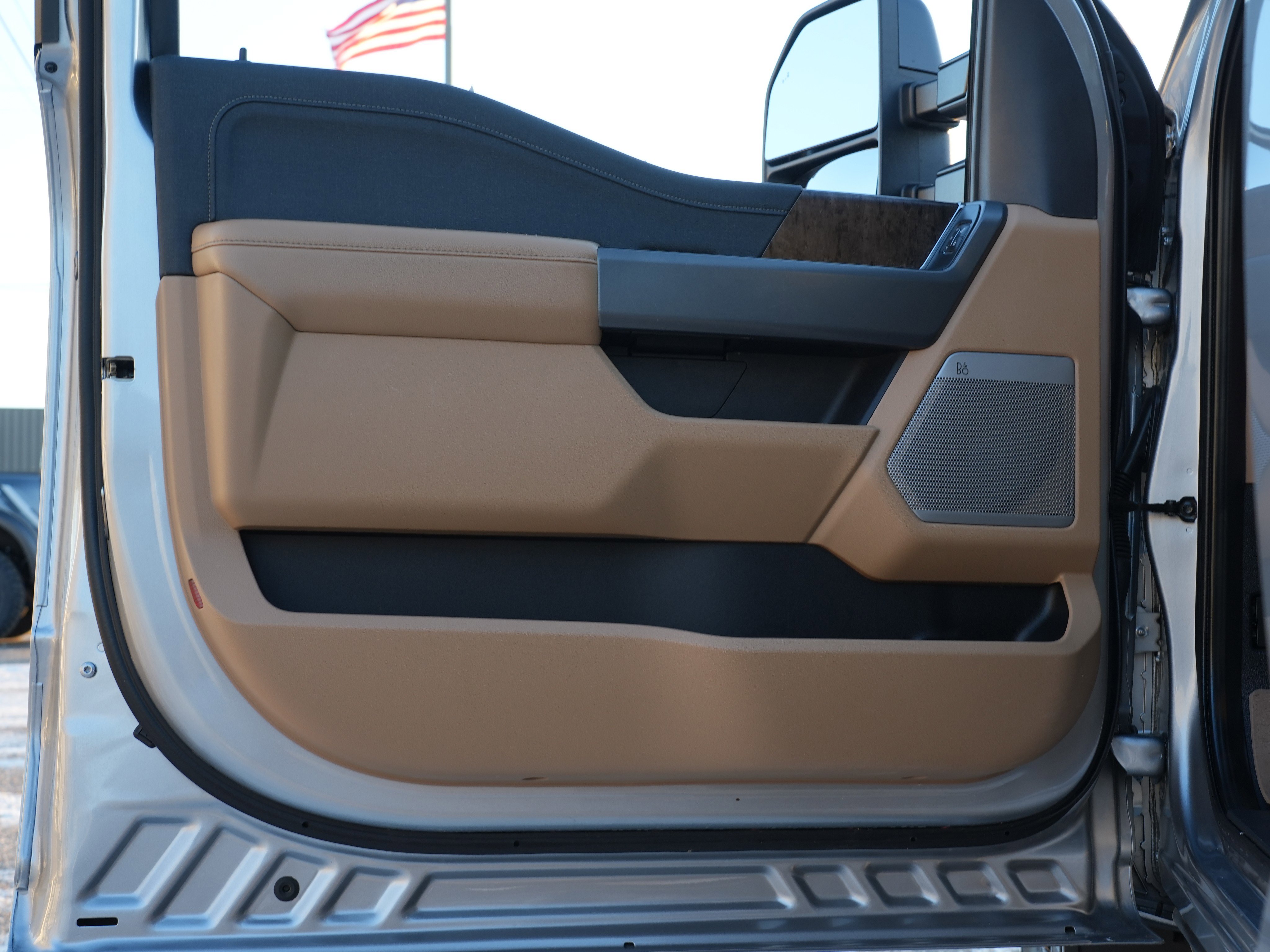 Used 2024 Ford F350 Lariat w/ Black Appearance Package image 16