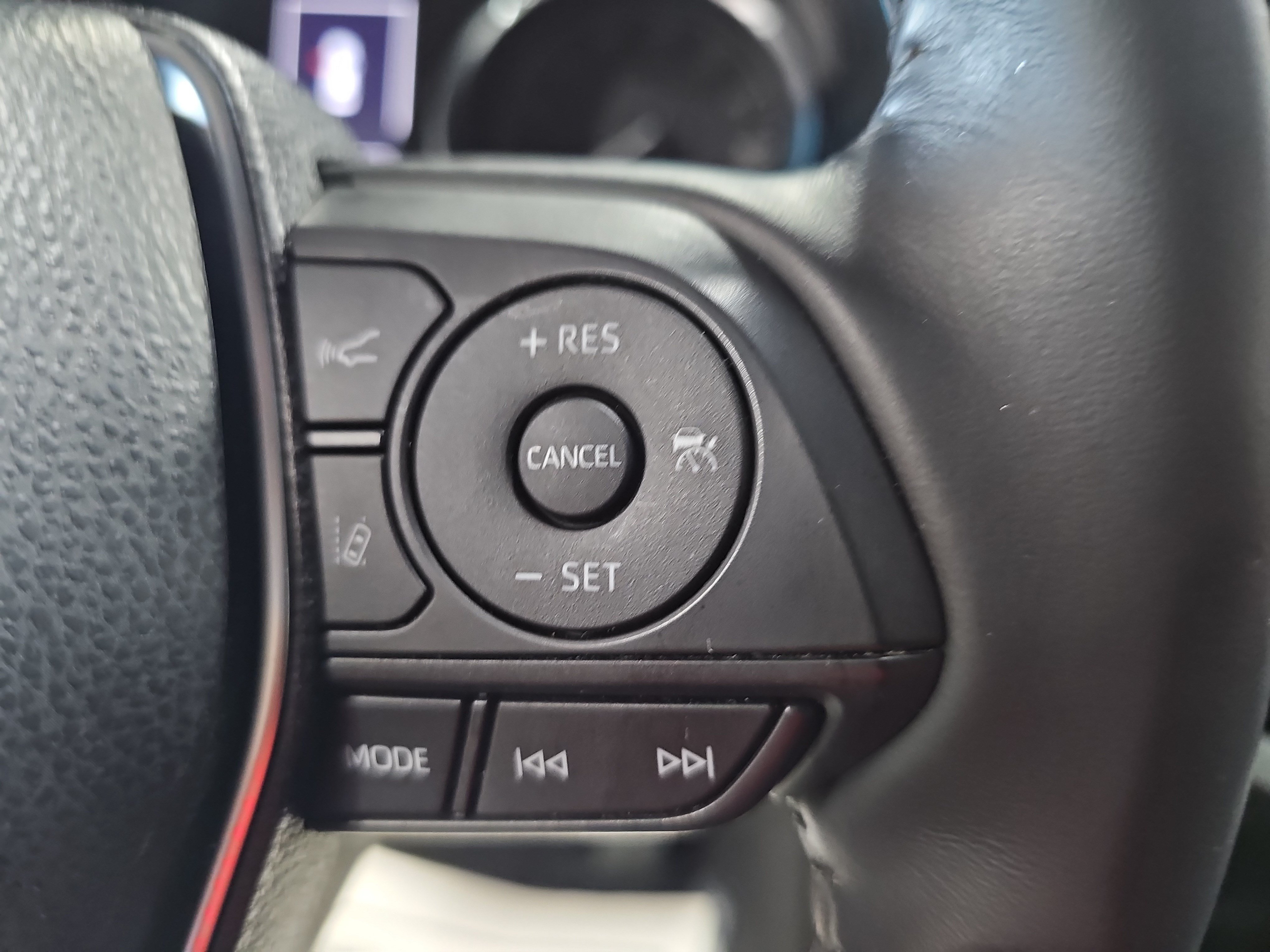 Used 2018 Toyota Camry SE w/ Moonroof Package FWD image 18