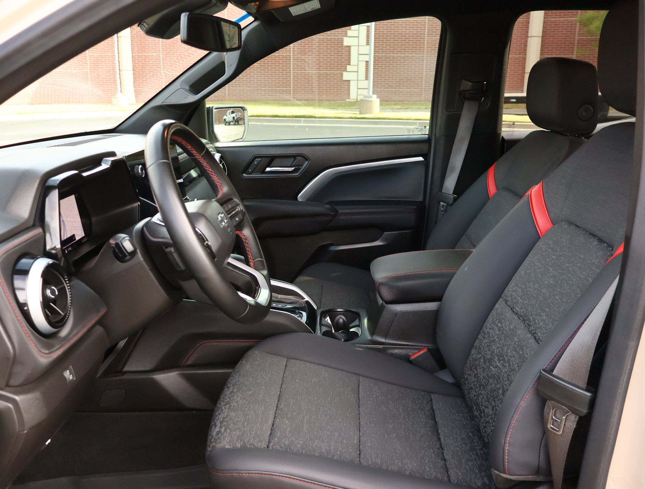 Used 2024 Chevrolet Colorado Z71 w/ Z71 Convenience Package 2 image 10