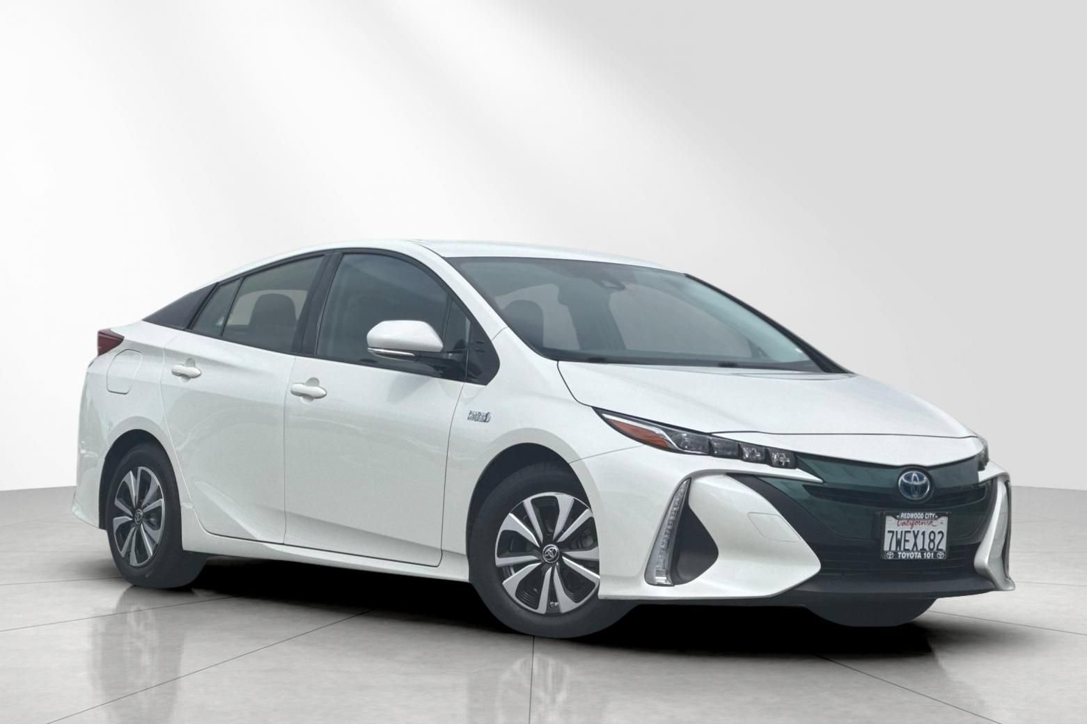 Used 2017 Toyota Prius Prime Premium FWD image 2