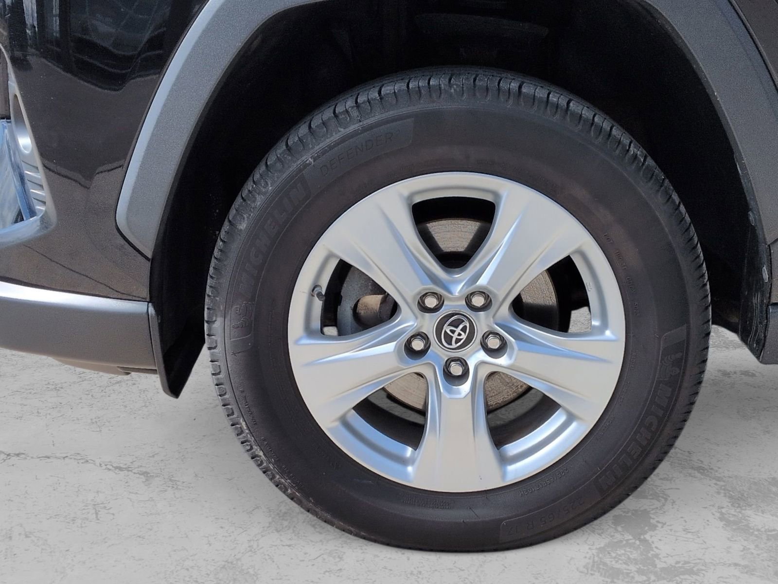 Used 2019 Toyota RAV4 XLE image 15