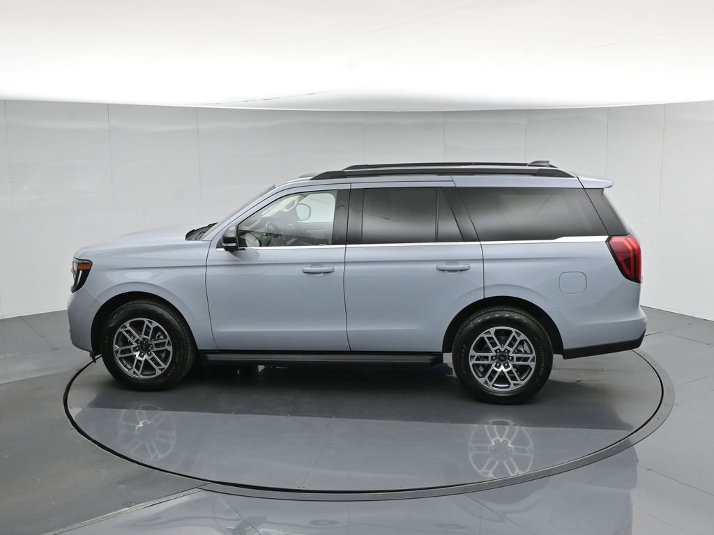 Used 2025 Ford Expedition Active image 58