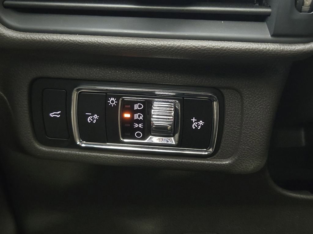 Used 2024 Lincoln Corsair FWD image 22