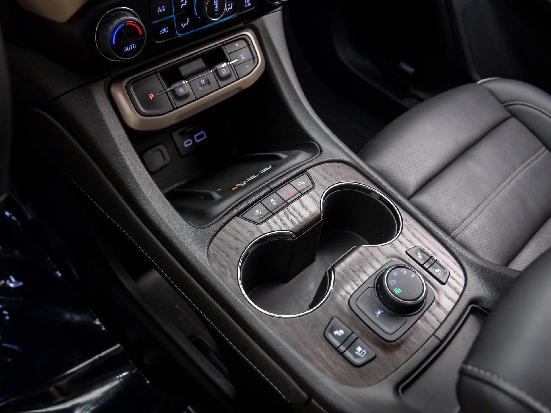 Used 2023 GMC Acadia Denali w/ Black Diamond Edition image 15