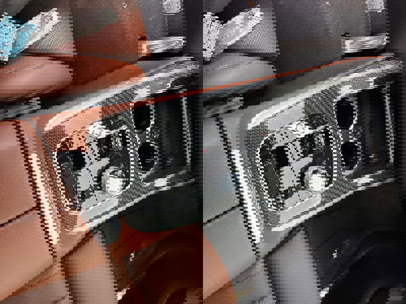 Used 2024 BMW X7 M60i w/ Executive Package image 28