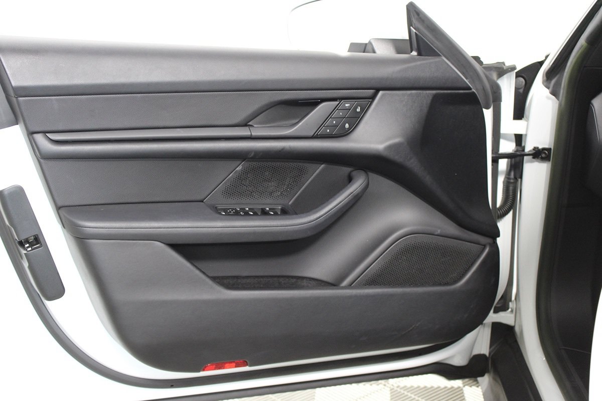 Used 2023 Porsche Taycan RWD image 5