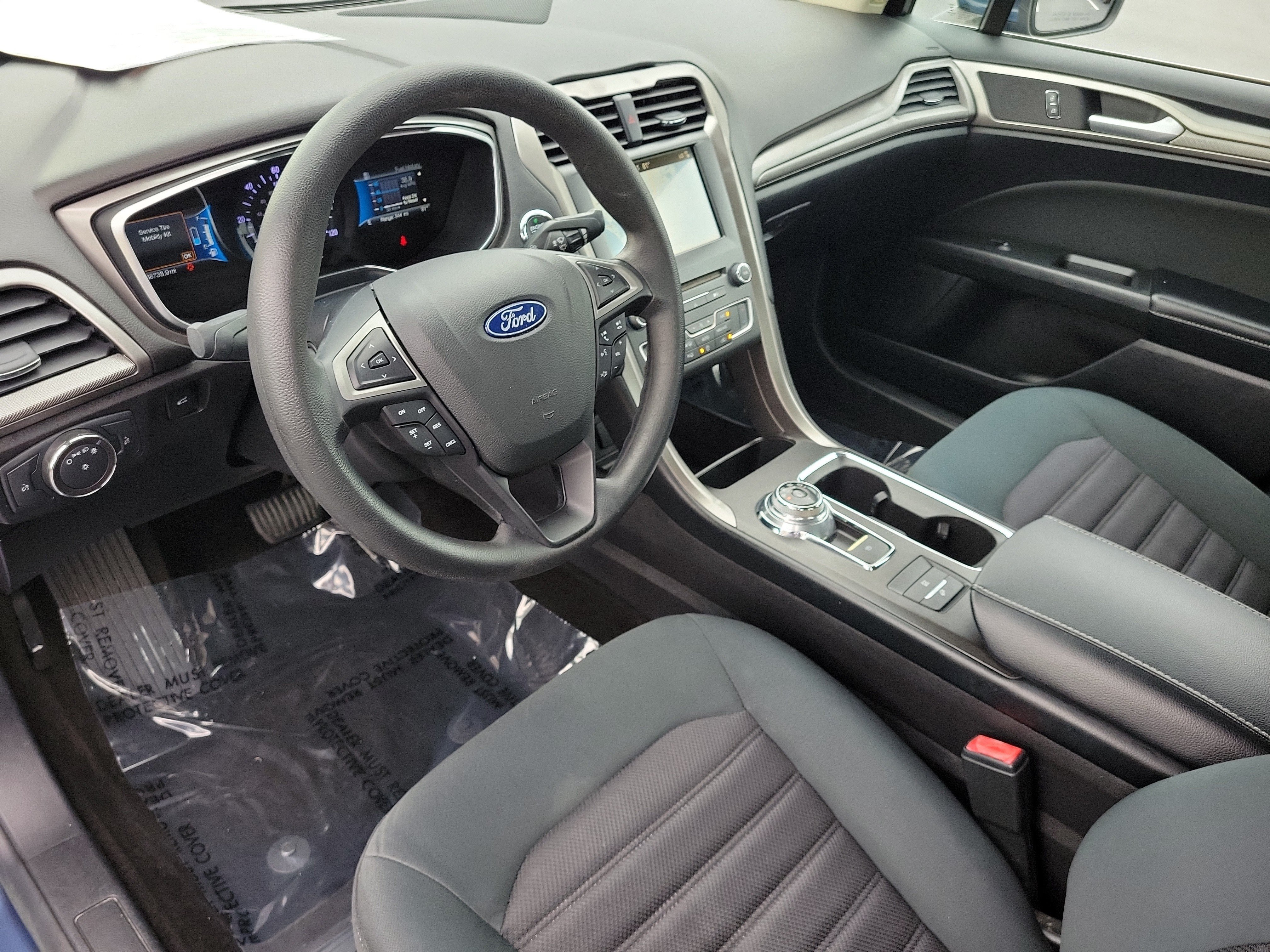 Used 2018 Ford Fusion SE FWD image 22
