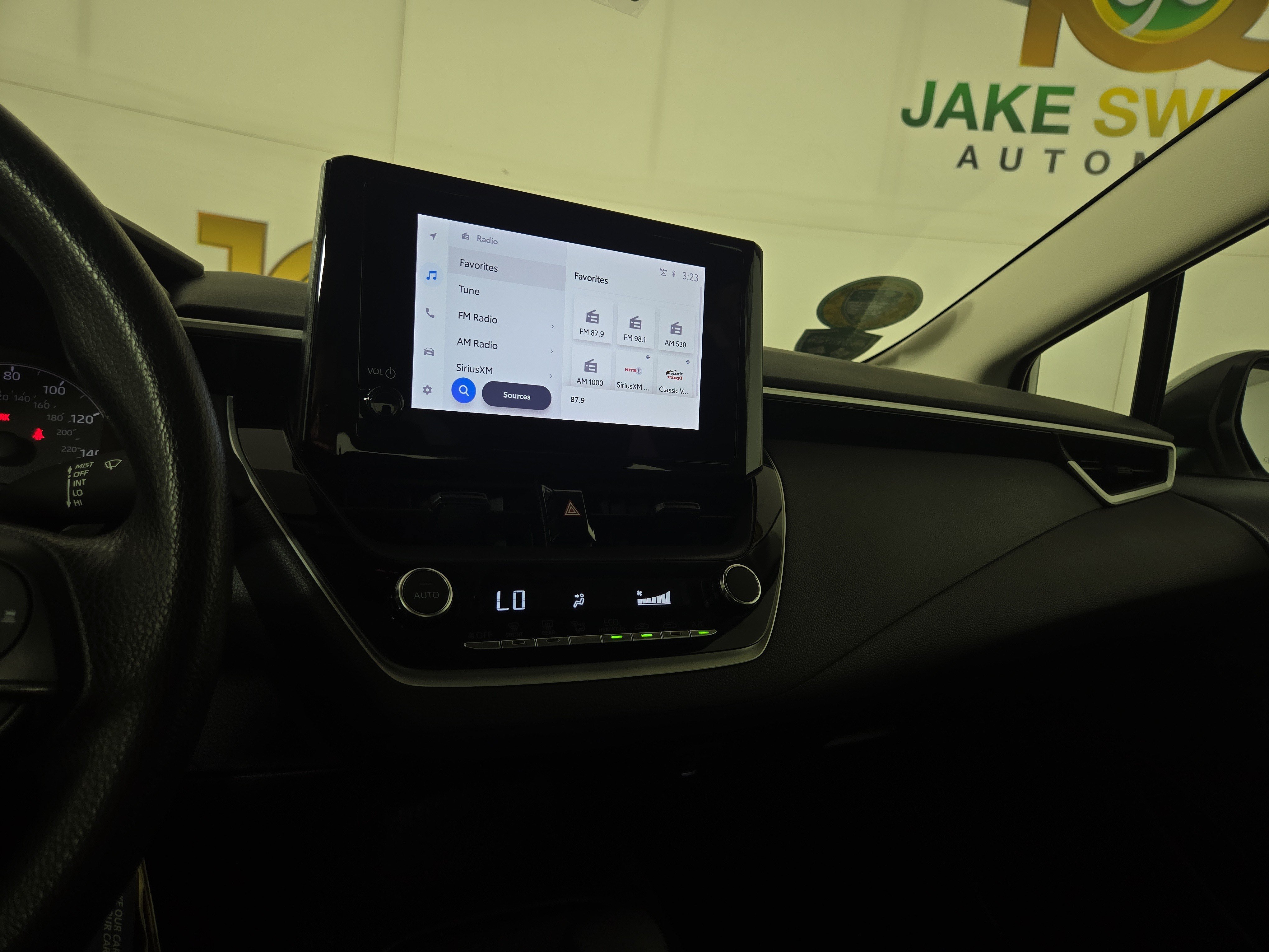 Used 2025 Toyota Corolla LE FWD image 21