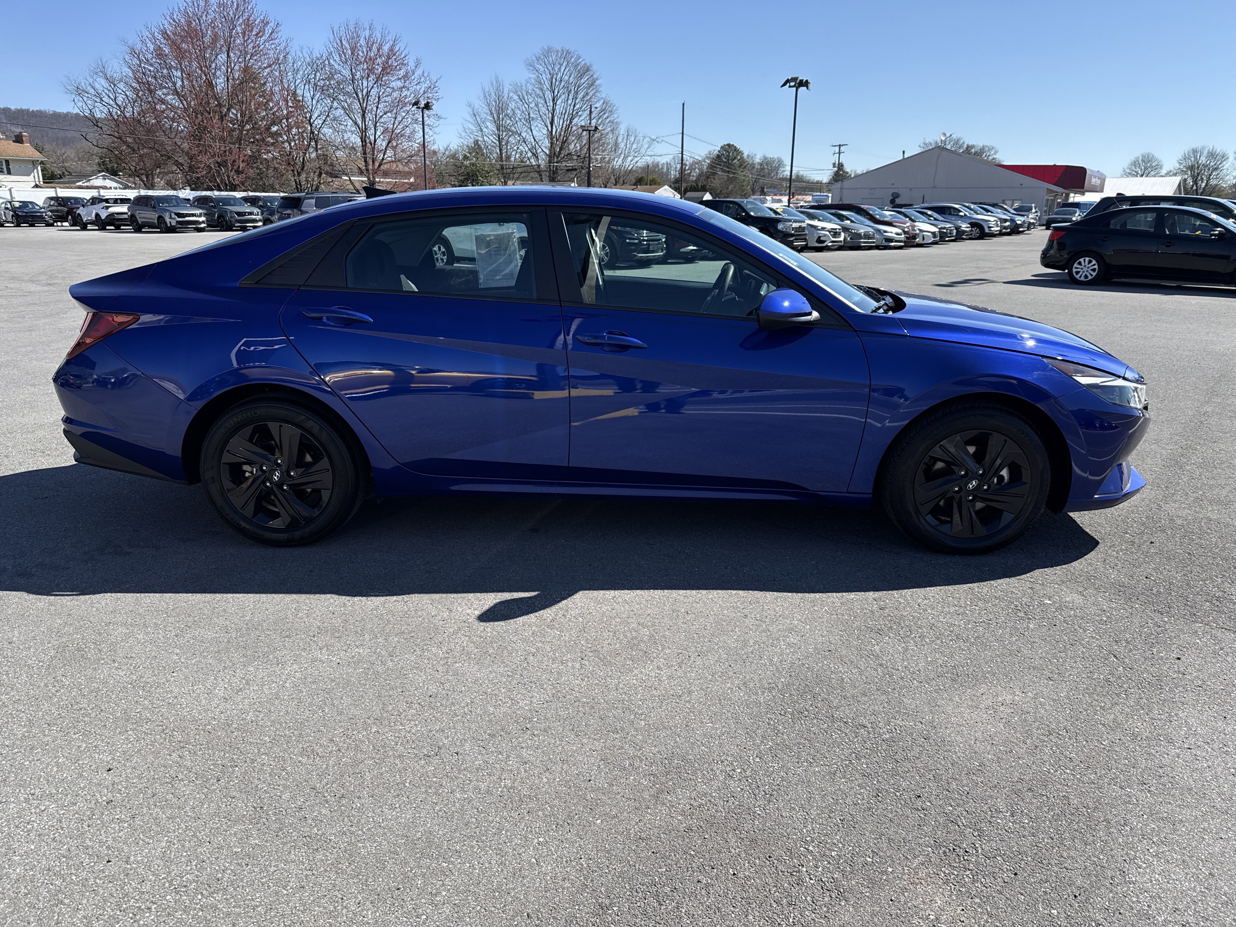 Used 2023 Hyundai Elantra SEL w/ Preferred Accessory Package FWD video 2